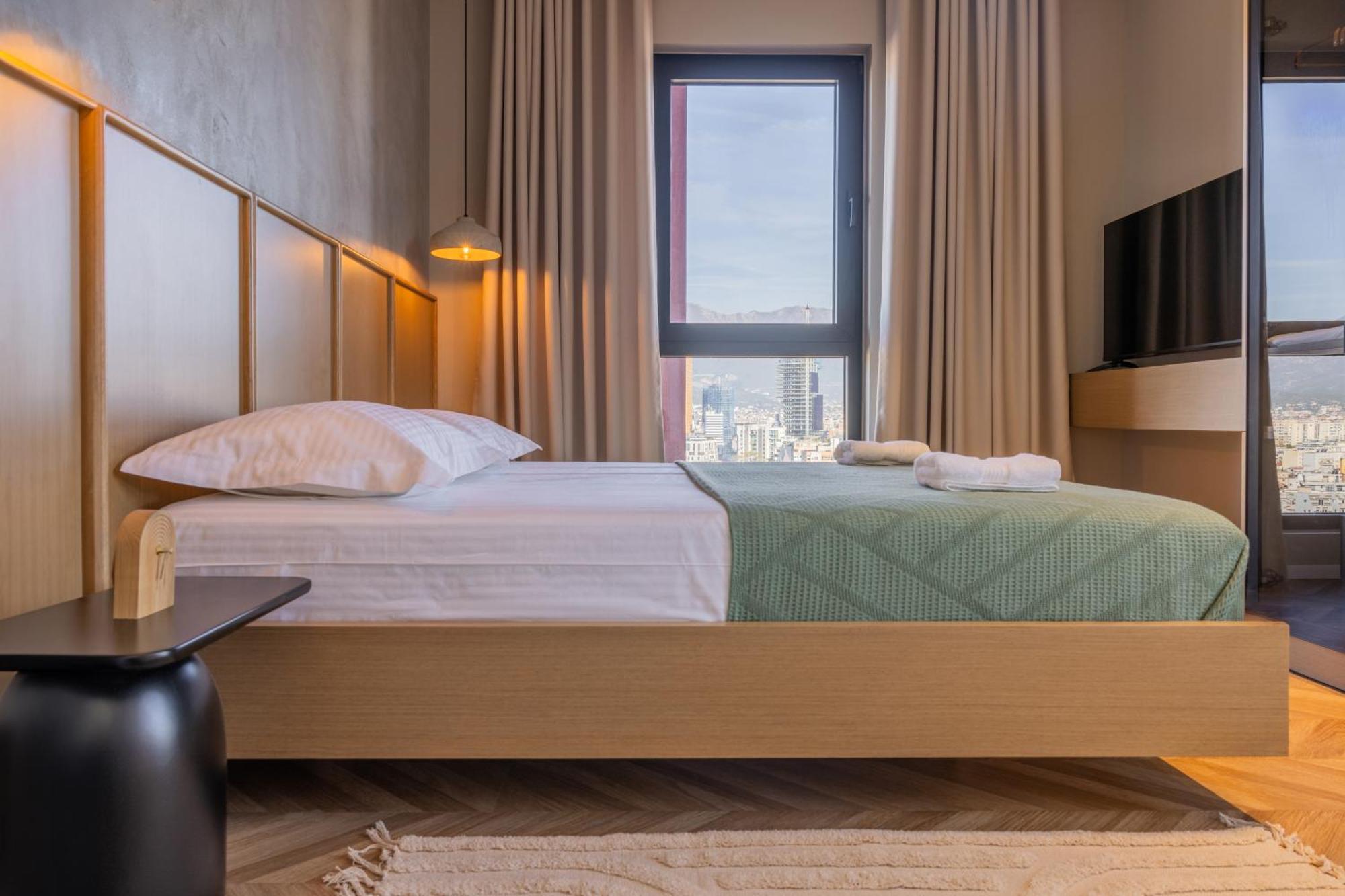 Square Inn Garden Aparthotel Тирана Екстериор снимка