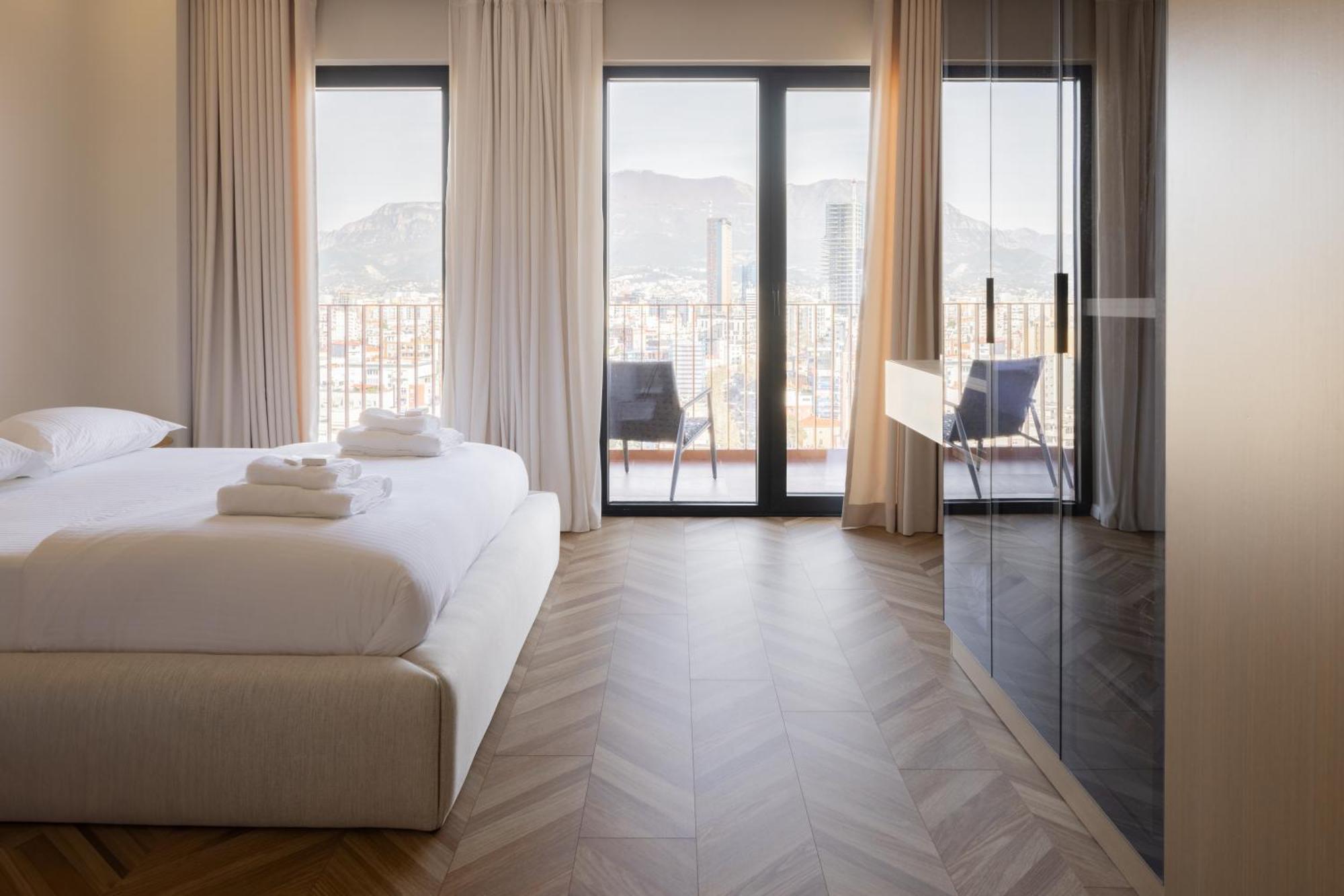 Square Inn Garden Aparthotel Тирана Екстериор снимка