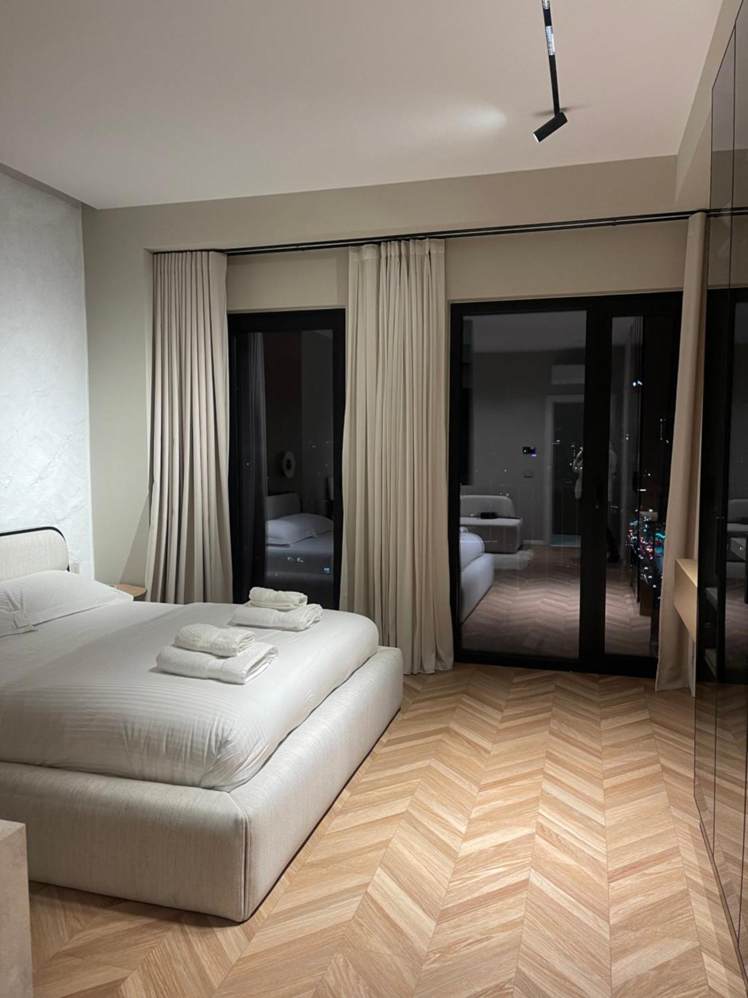 Square Inn Garden Aparthotel Тирана Екстериор снимка