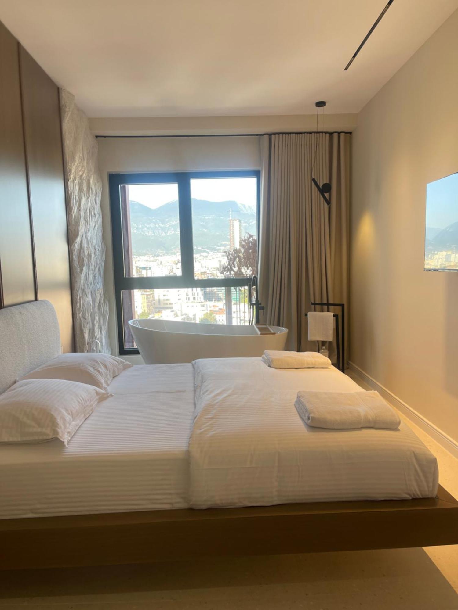 Square Inn Garden Aparthotel Тирана Екстериор снимка