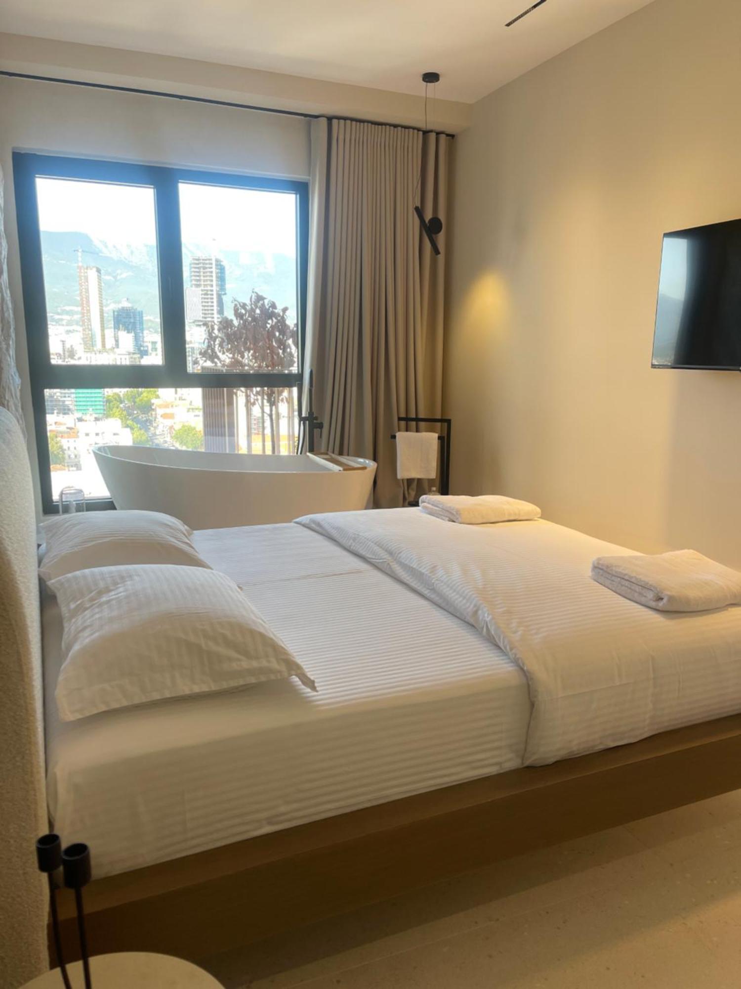 Square Inn Garden Aparthotel Тирана Екстериор снимка