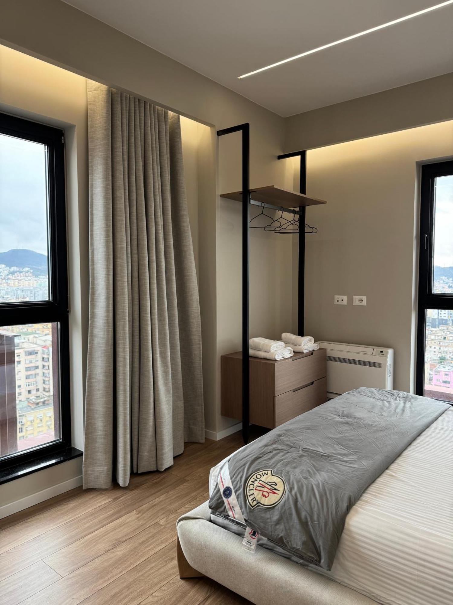 Square Inn Garden Aparthotel Тирана Екстериор снимка
