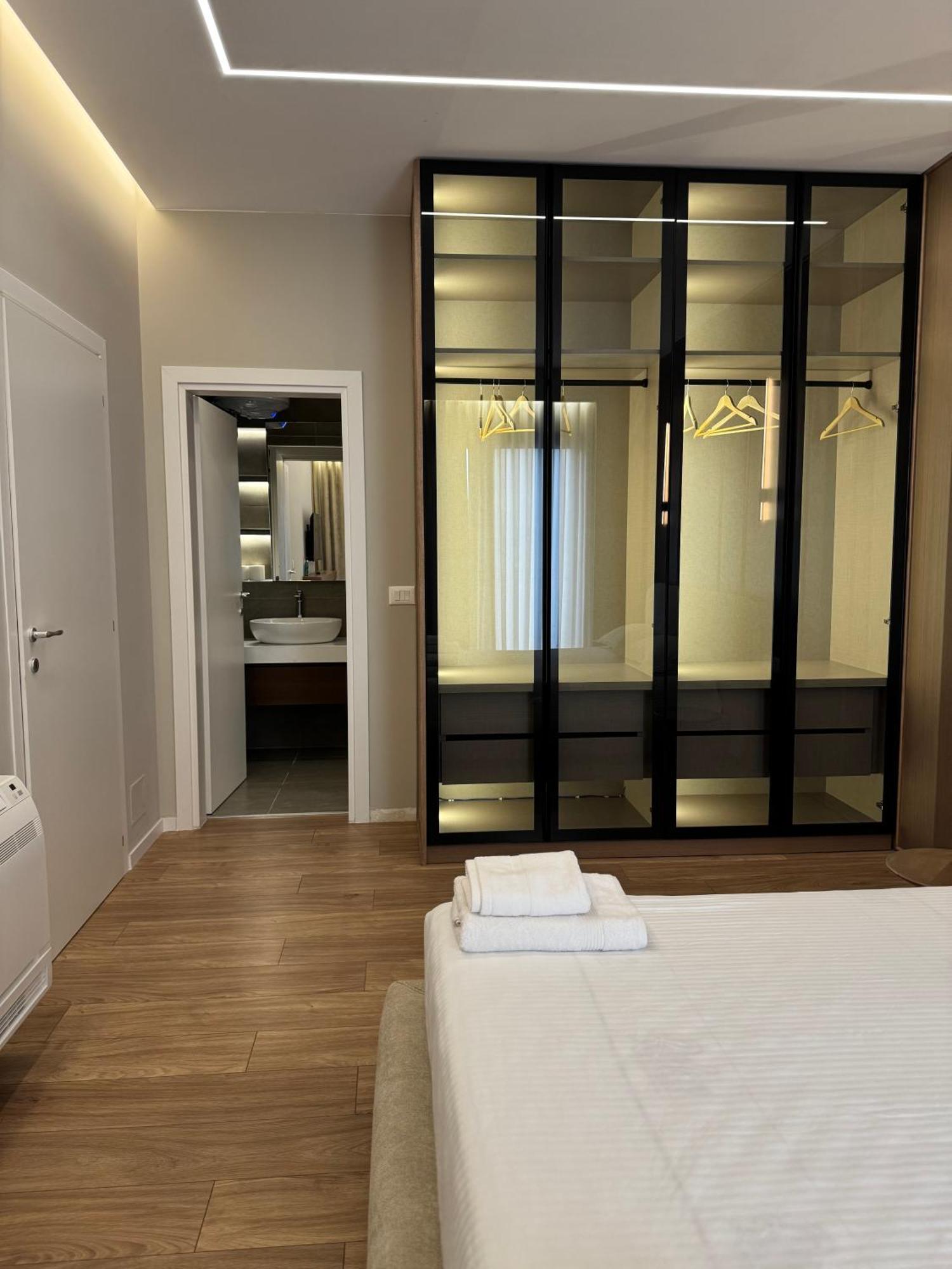 Square Inn Garden Aparthotel Тирана Екстериор снимка