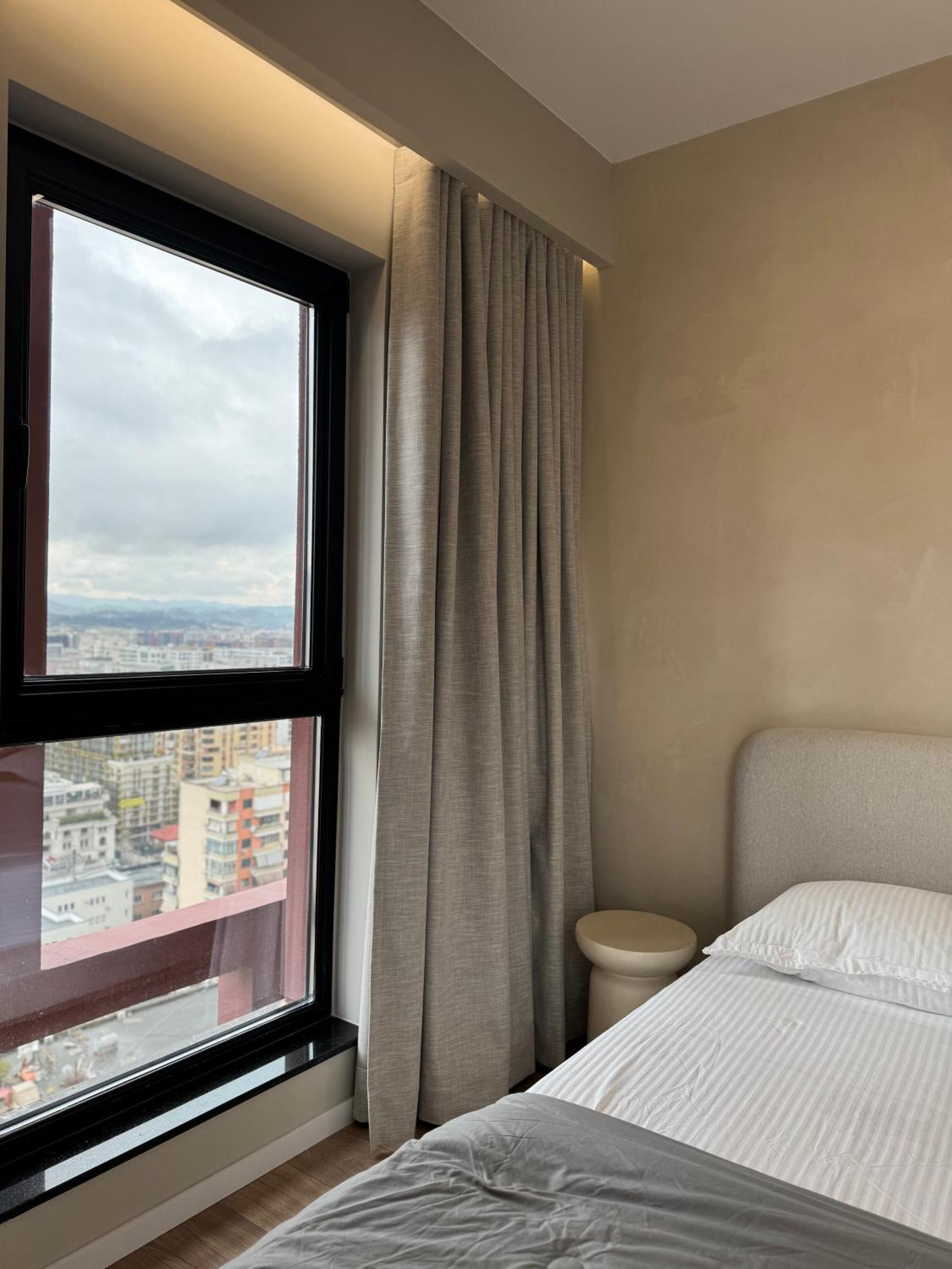 Square Inn Garden Aparthotel Тирана Екстериор снимка