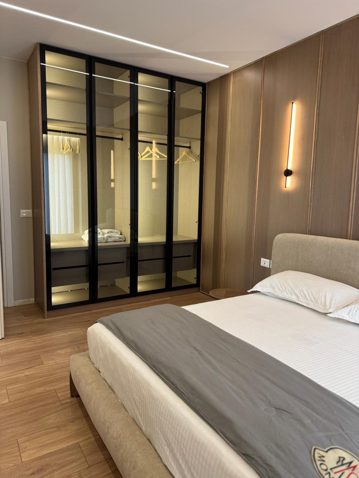Square Inn Garden Aparthotel Тирана Екстериор снимка